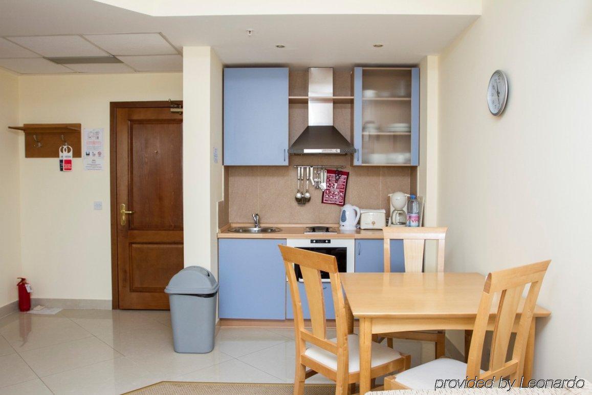 Chagala Atyrau Hotel Екстериор снимка
