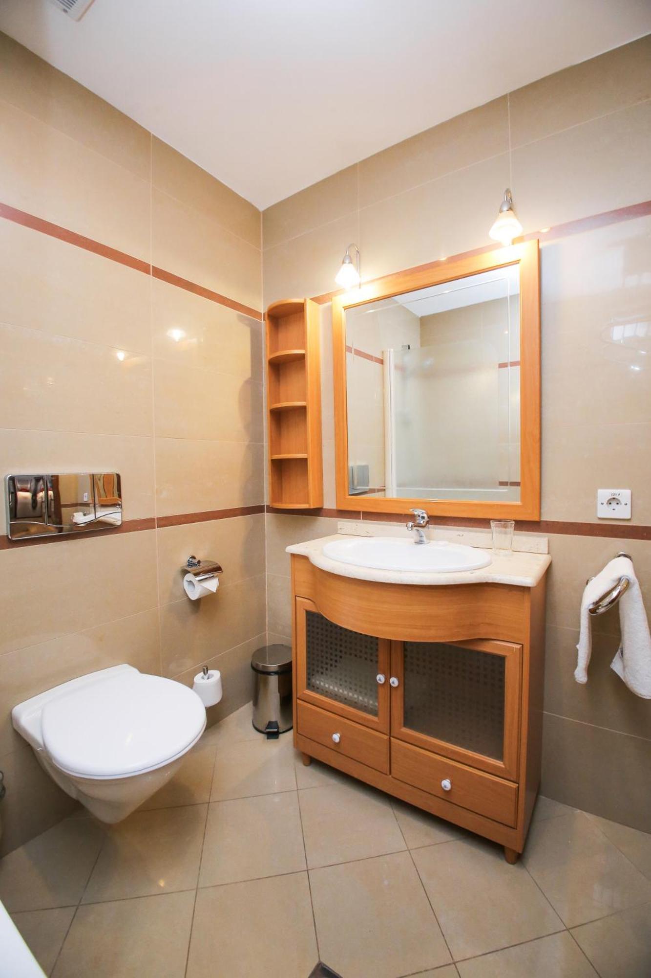 Chagala Atyrau Hotel Екстериор снимка